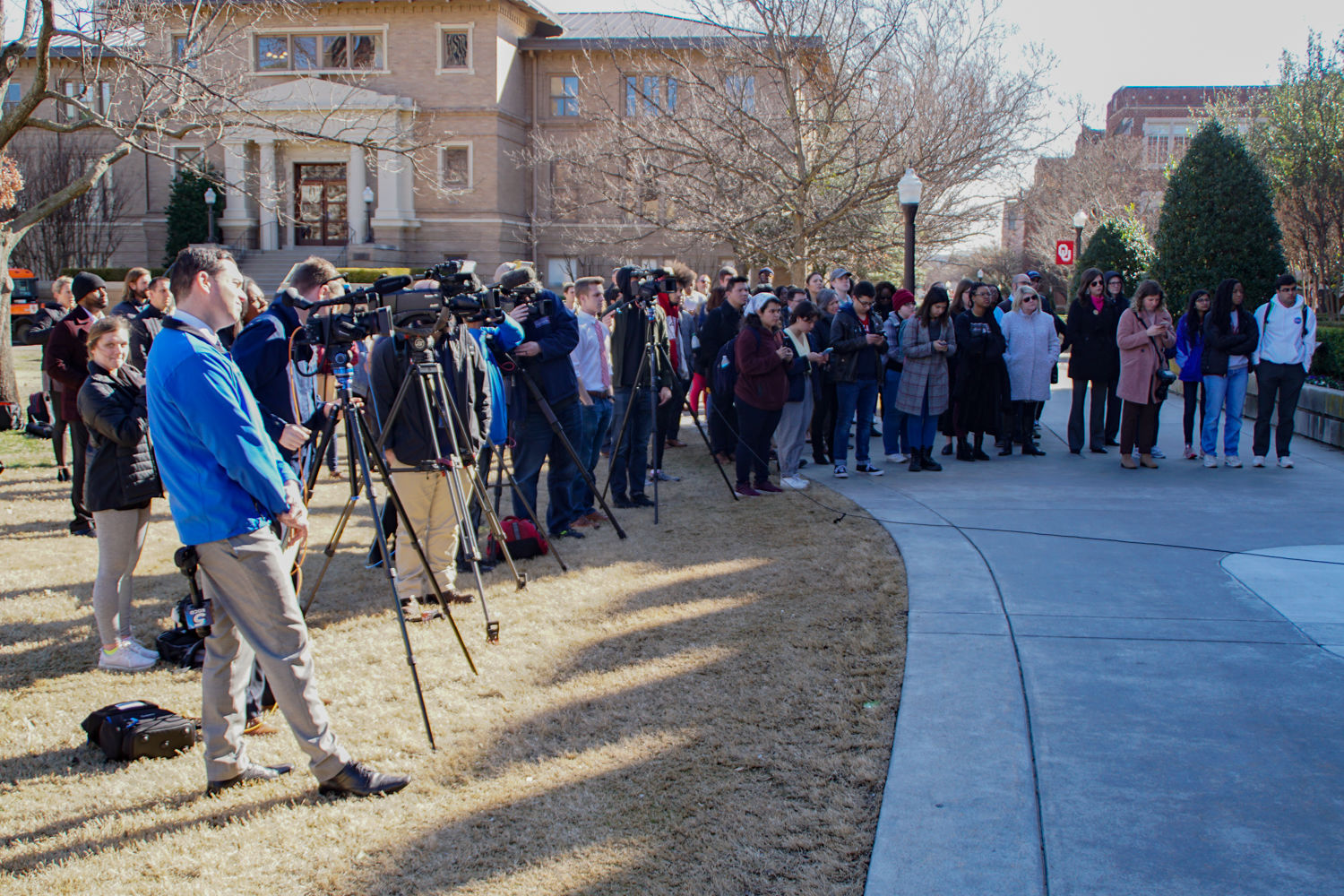 BERT press conference crowd